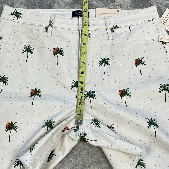 NWT NYDJ Cirque Des Palm Tree High Rise A Line Short Fray Hem Tropical Sz 10 - Picture 7 of 14
